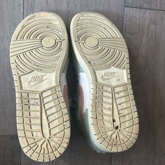 Nike Air Jordan Mid Scalloped - Picture 6 of 8